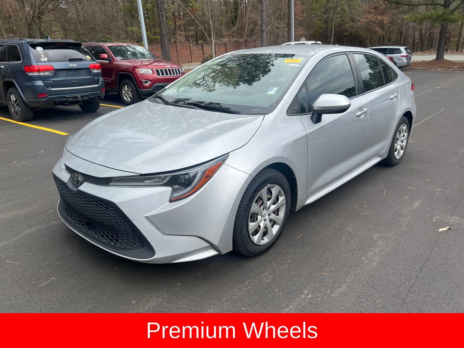 Used 2021 Toyota Corolla LE image 11