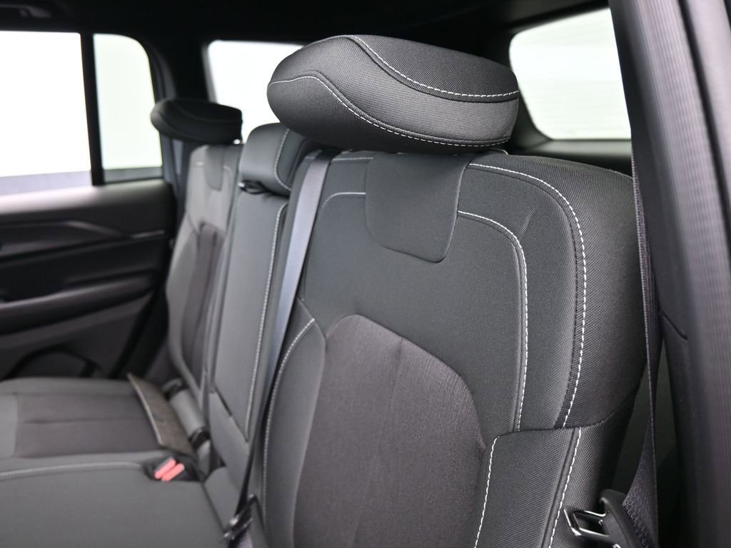 New 2026 Jeep Grand Cherokee Laredo X image 29