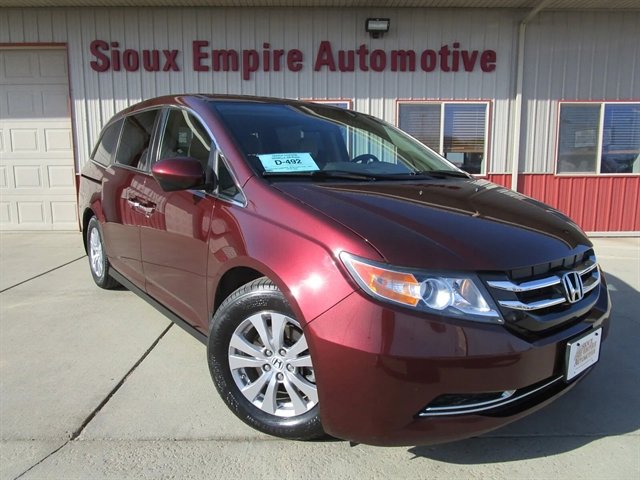 Used 2016 Honda Odyssey SE image 1
