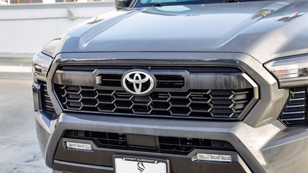 Used 2024 Toyota Tacoma TRD Off-Road AWD/4WD image 6