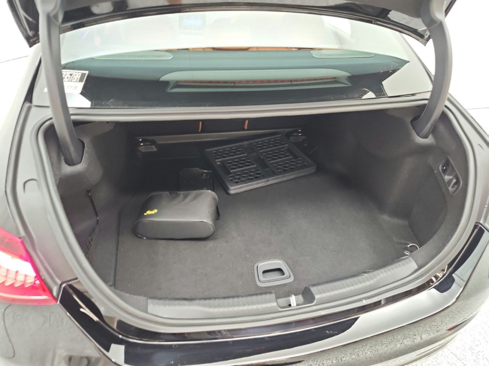 Used 2022 Mercedes-Benz C 300 Sedan image 22