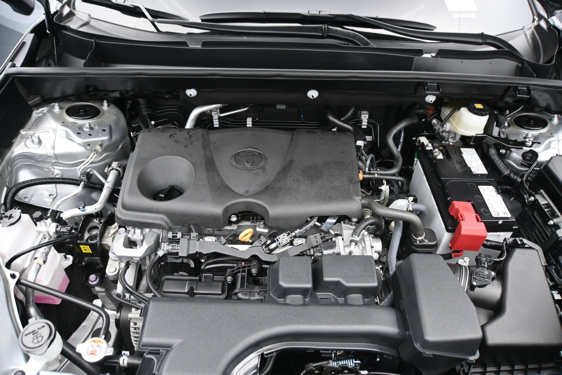 Used 2025 Toyota RAV4 XLE AWD/4WD image 32