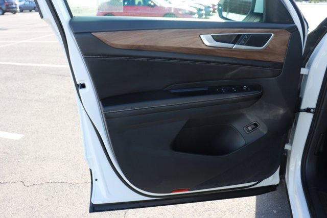 Used 2025 Volkswagen Atlas SE image 8