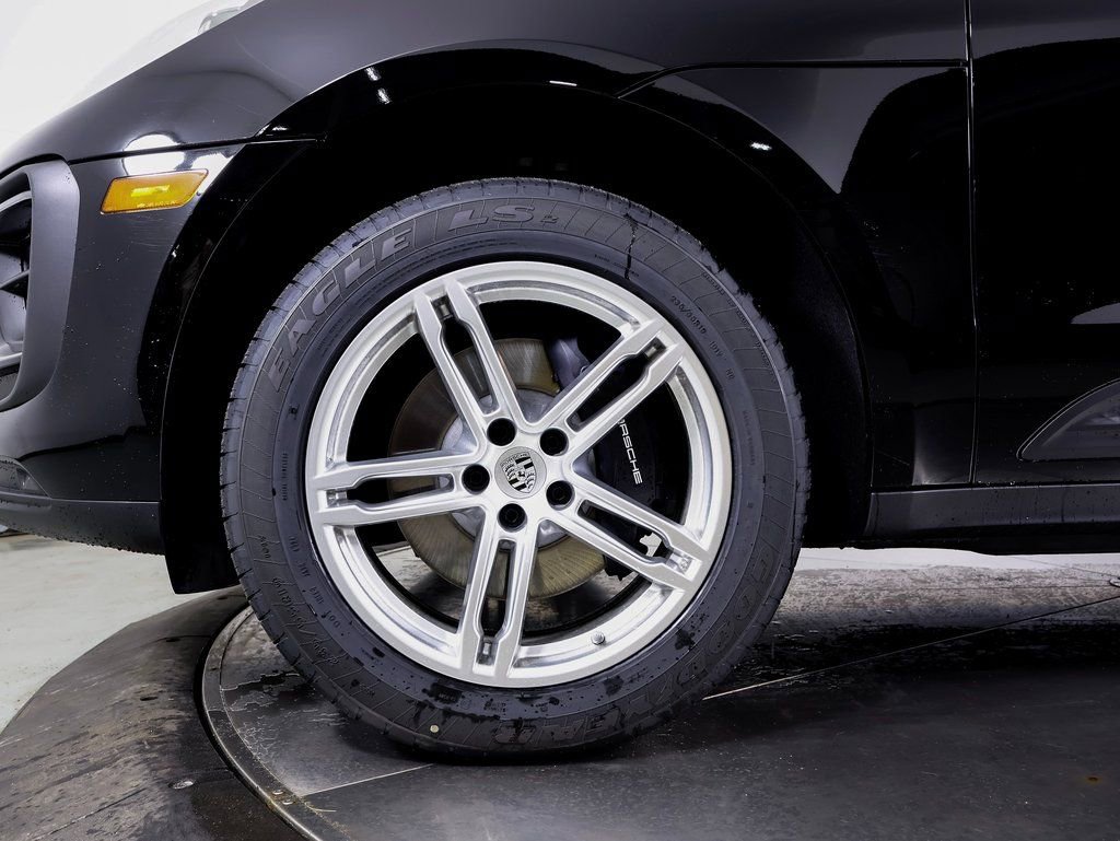 Certified 2025 Porsche Macan image 24