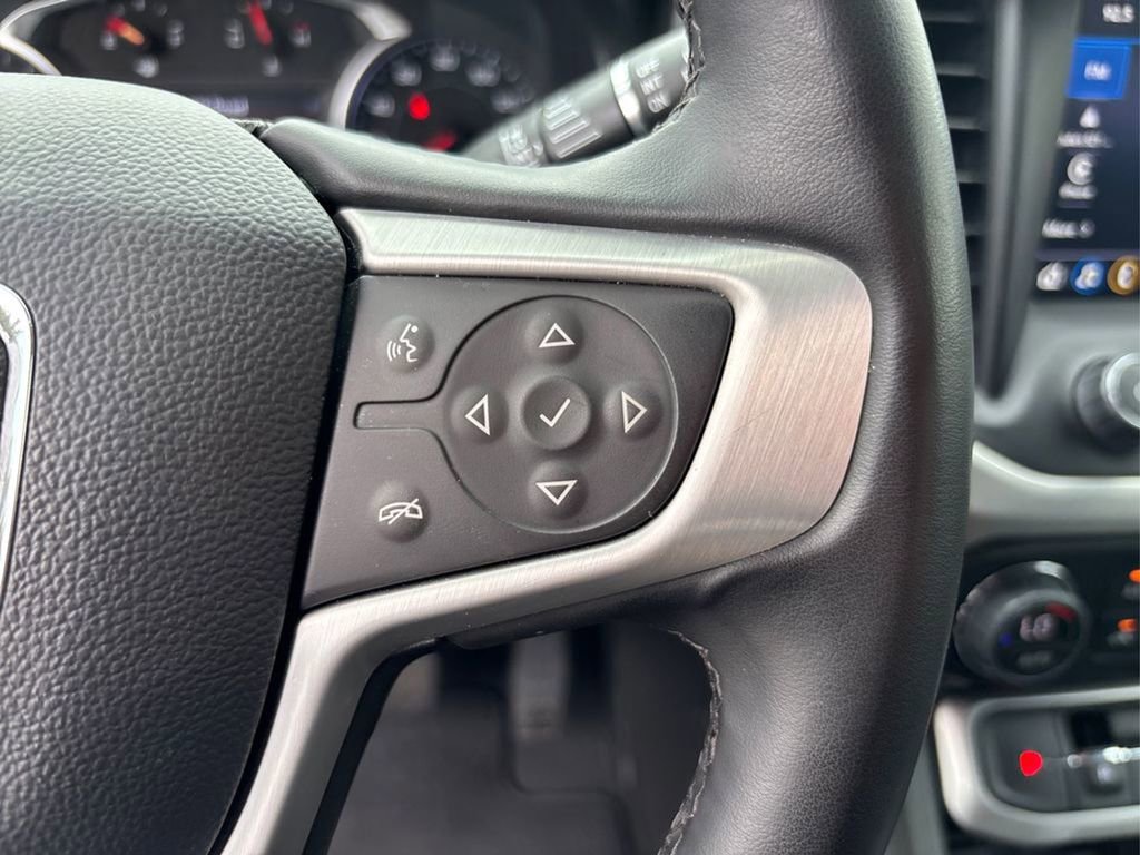 Used 2023 GMC Acadia SLT image 28