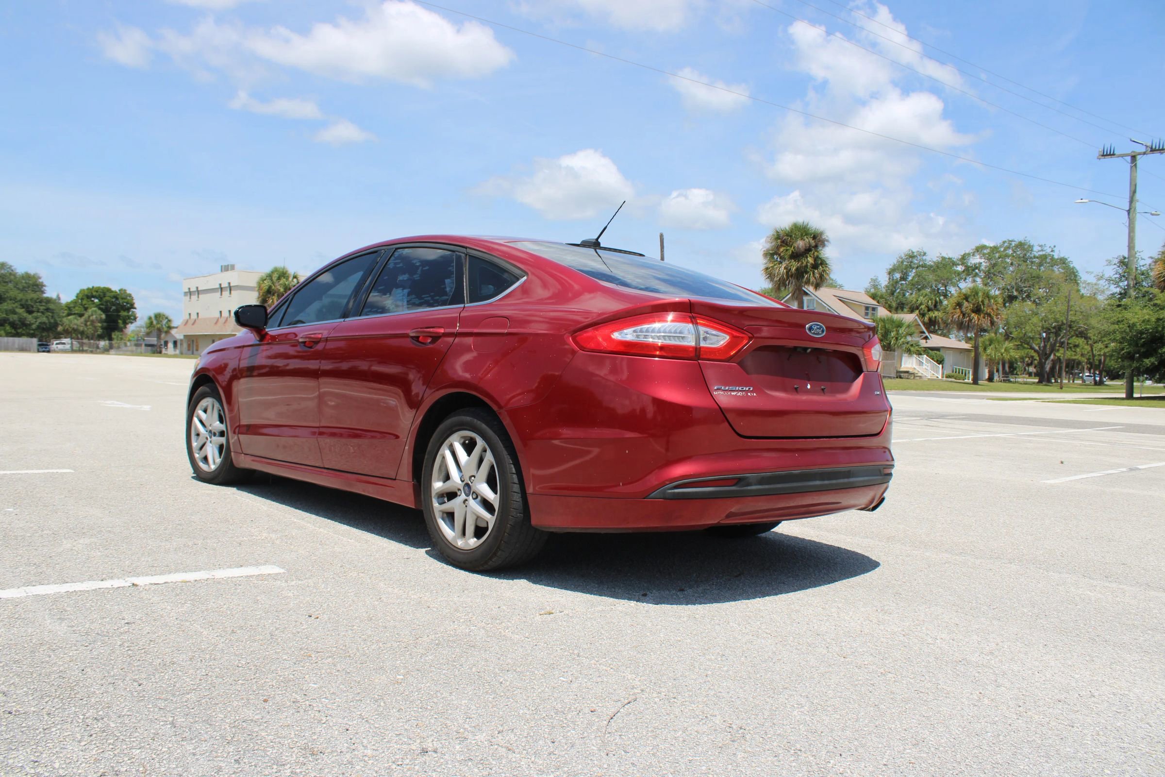 Used 2016 Ford Fusion SE FWD image 5
