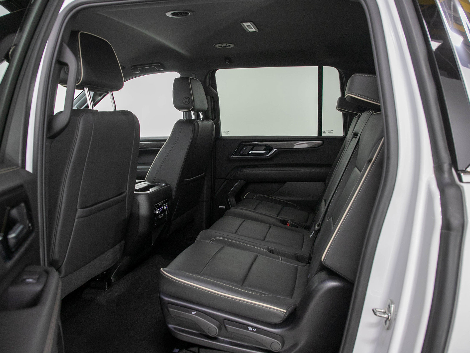 Used 2025 GMC Yukon XL Elevation AWD/4WD image 19