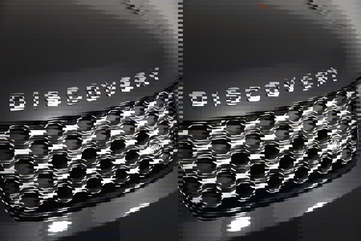 Used 2023 Land Rover Discovery Metropolitan Edition image 19