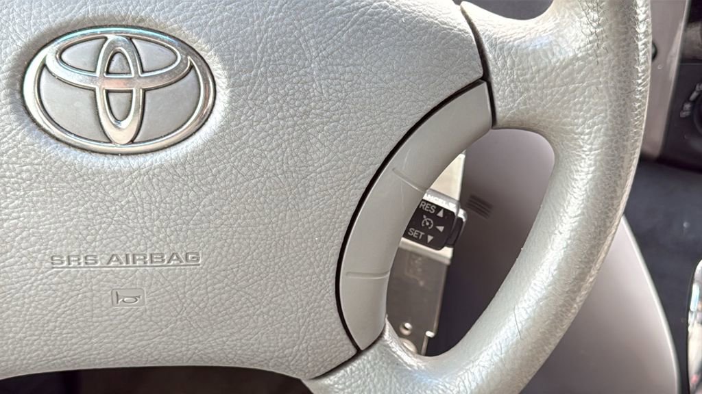 Used 2010 Toyota Sienna LE FWD image 21
