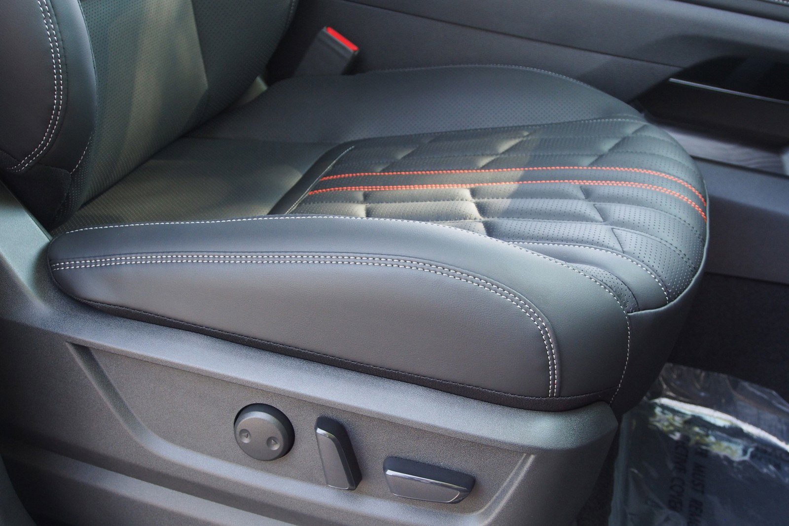 New 2026 Nissan Armada PRO-4X w/ Captain's Chari Seat Package image 12