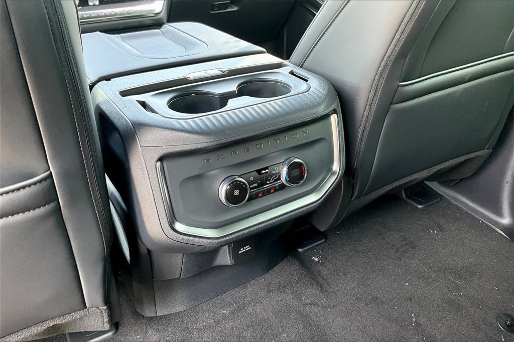New 2025 Ford Expedition Max Platinum image 16