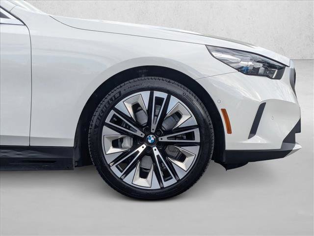 Used 2025 BMW i5 eDrive40i w/ Premium Package image 24