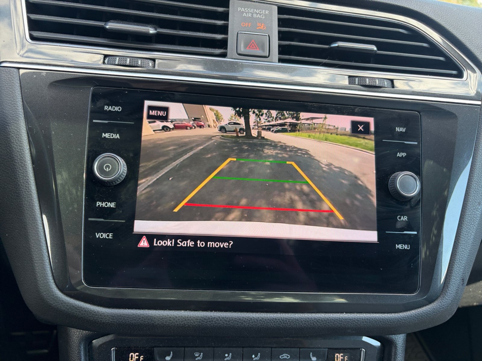 Used 2018 Volkswagen Tiguan SEL w/ R-Line Package AWD/4WD image 24