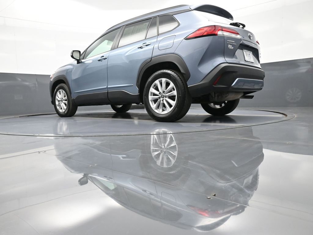 Certified 2022 Toyota Corolla Cross LE AWD/4WD image 31