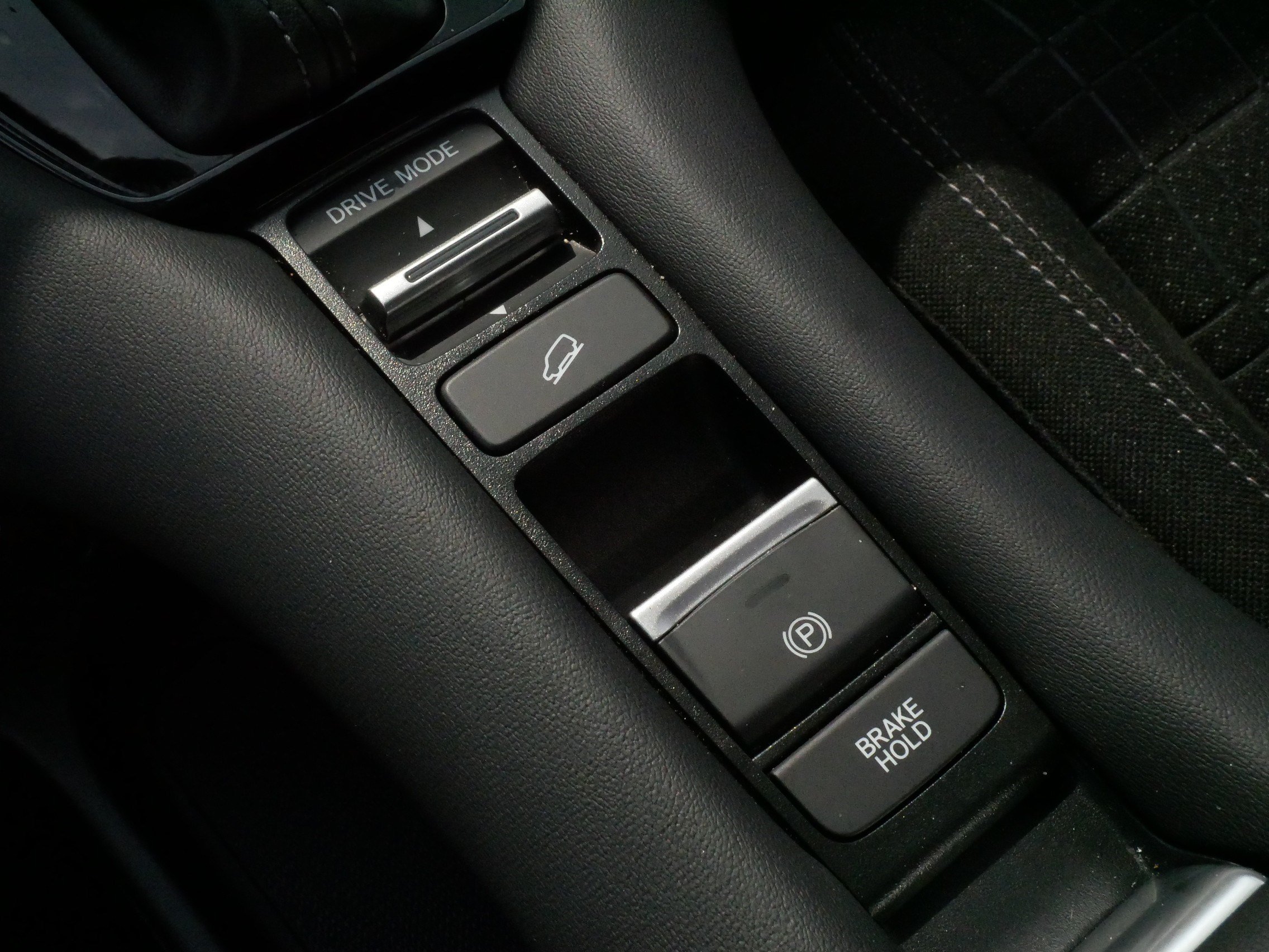 Used 2024 Honda HR-V LX image 25