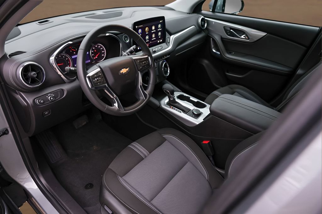 Used 2024 Chevrolet Blazer LT FWD image 10