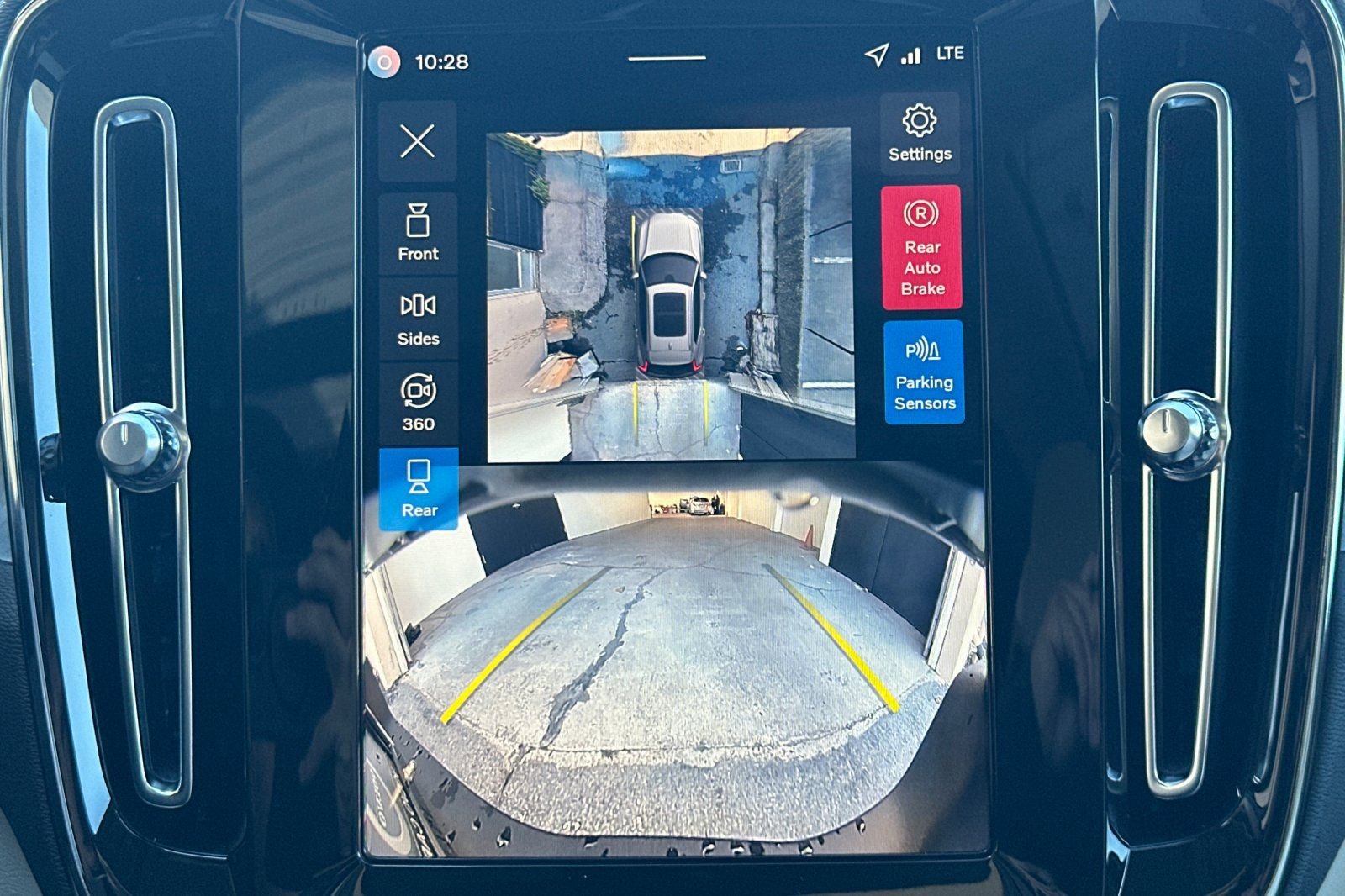 New 2026 Volvo XC40 B5 Plus w/ Protection Package Premier image 22