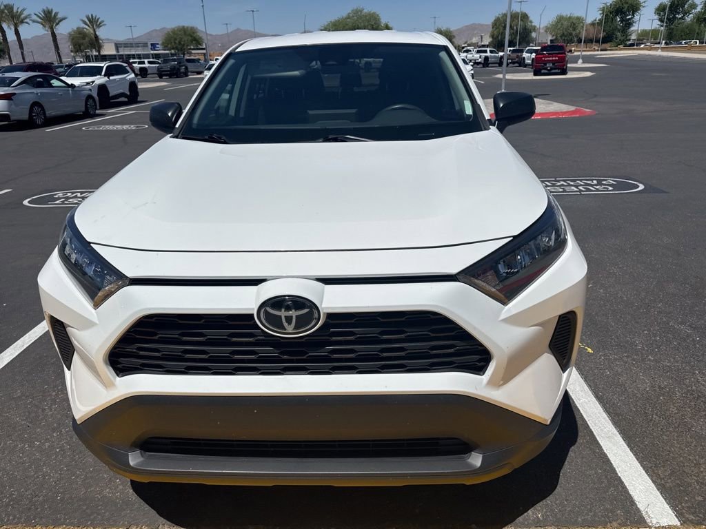 Used 2022 Toyota RAV4 LE FWD image 3