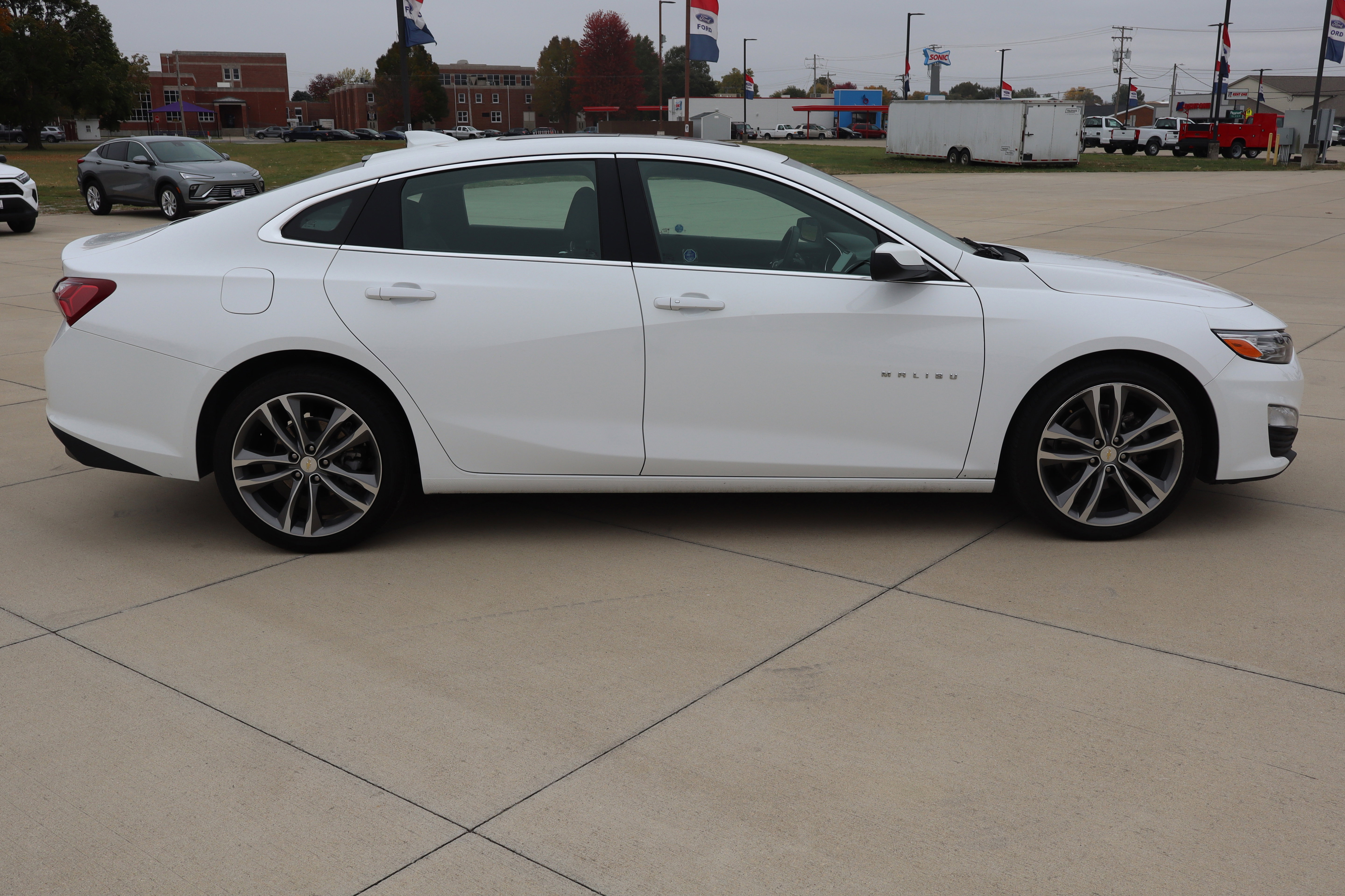 Used 2024 Chevrolet Malibu LT image 5