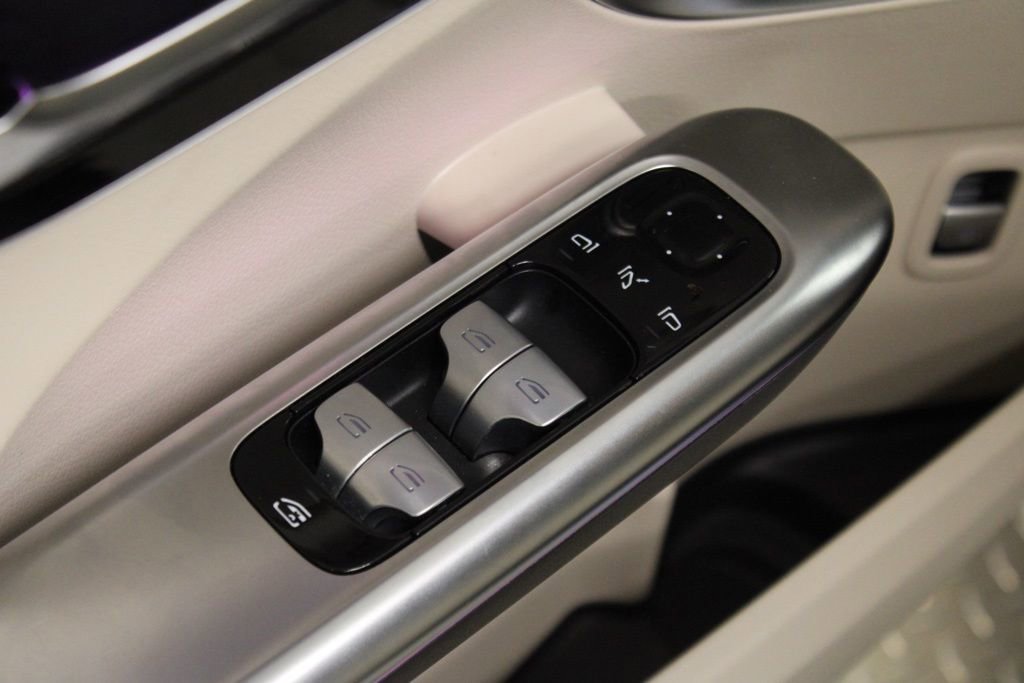 Used 2022 Mercedes-Benz C 300 Sedan w/ Exclusive Trim Package image 16