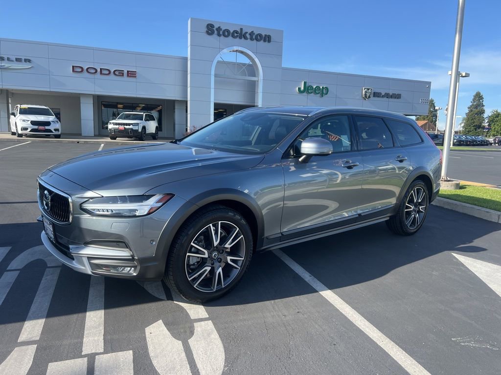 Used 2017 Volvo V90 T6 Cross Country AWD/4WD image 6