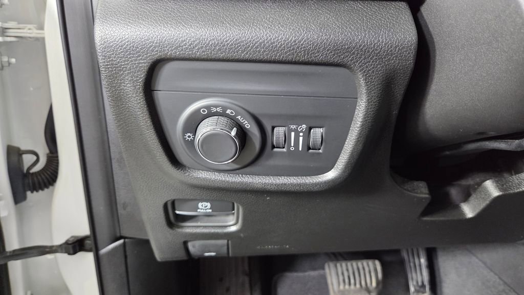 Used 2023 Jeep Grand Cherokee Altitude image 20