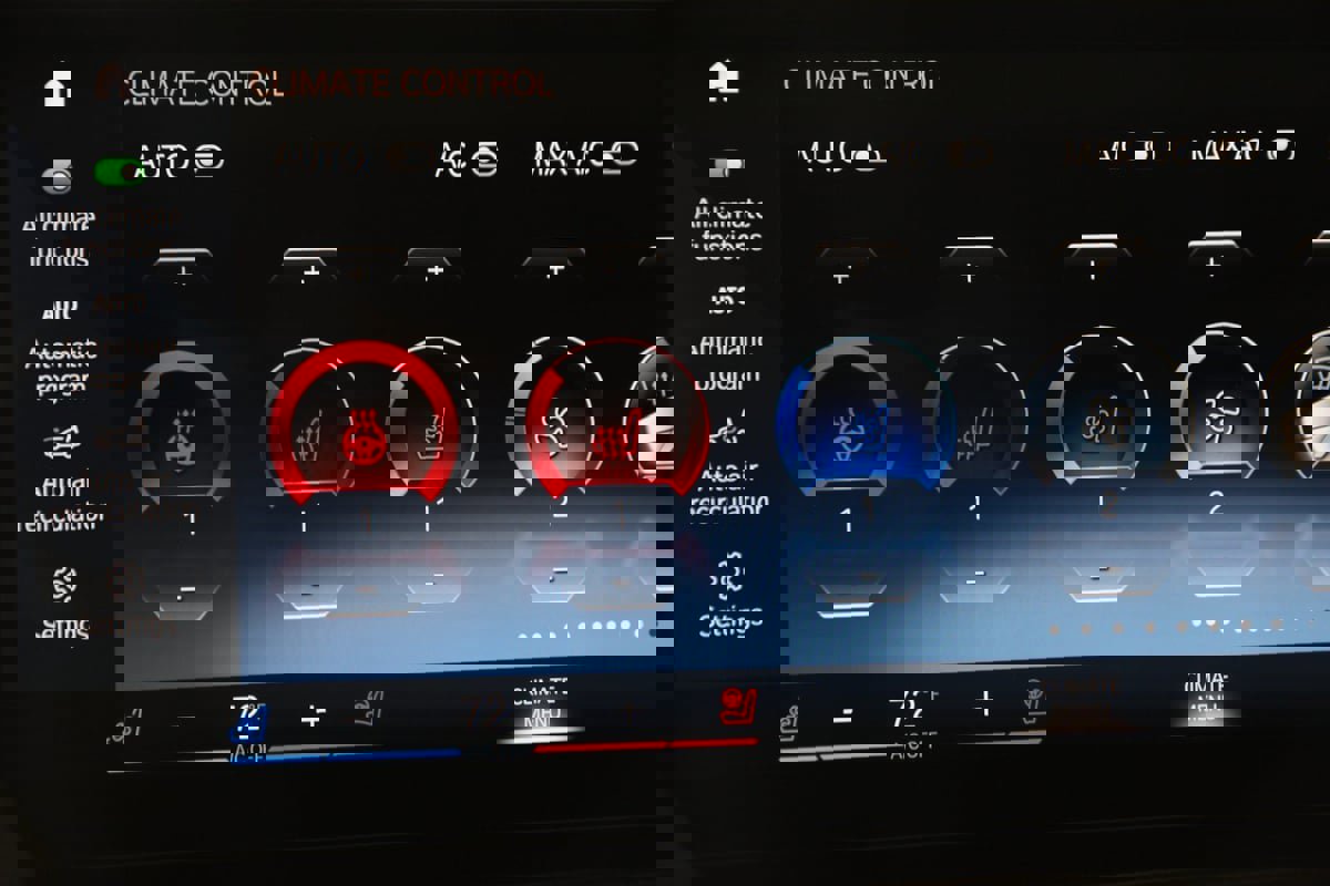 Used 2023 BMW X7 M60i w/ Executive Package image 8