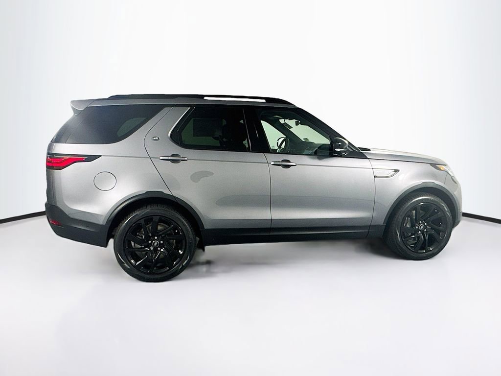 New 2025 Land Rover Discovery S image 4