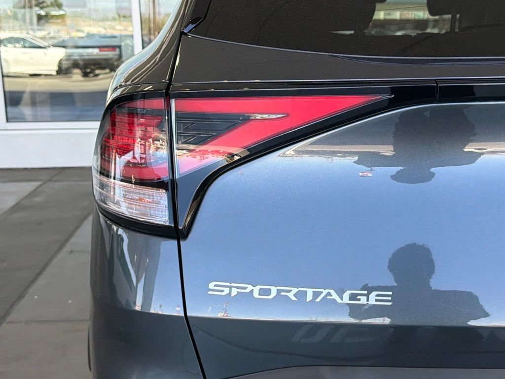 Used 2025 Kia Sportage EX w/ EX Premium Package AWD/4WD image 11