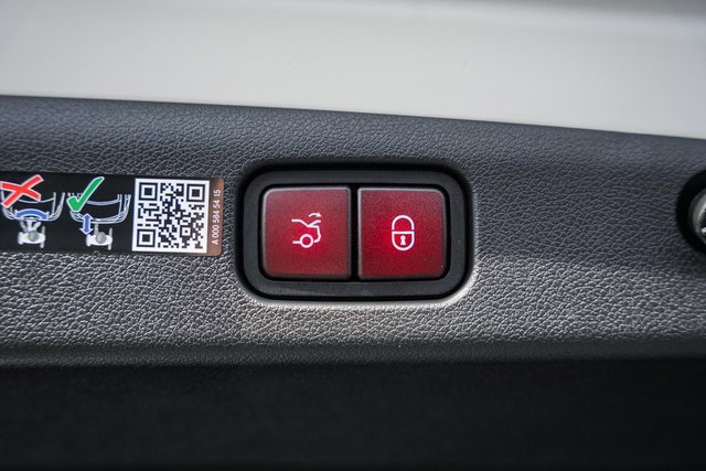 New 2026 Mercedes-Benz E 53 AMG e 4MATIC Sedan image 11