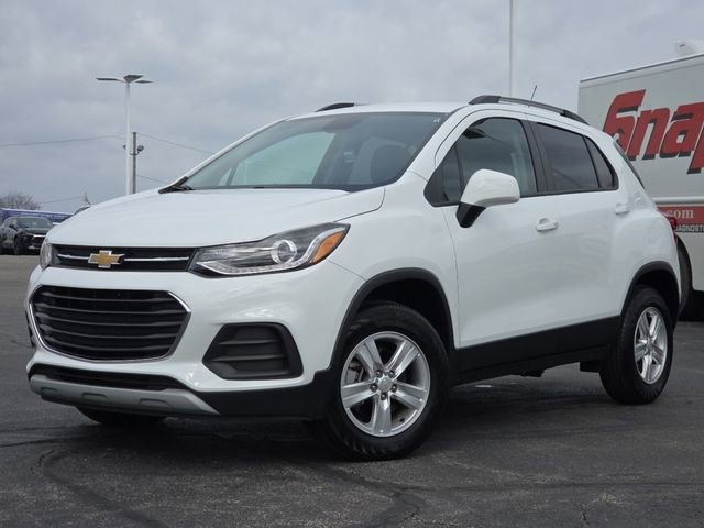 Certified 2022 Chevrolet Trax LT w/ LT Convenience Package AWD/4WD image 2