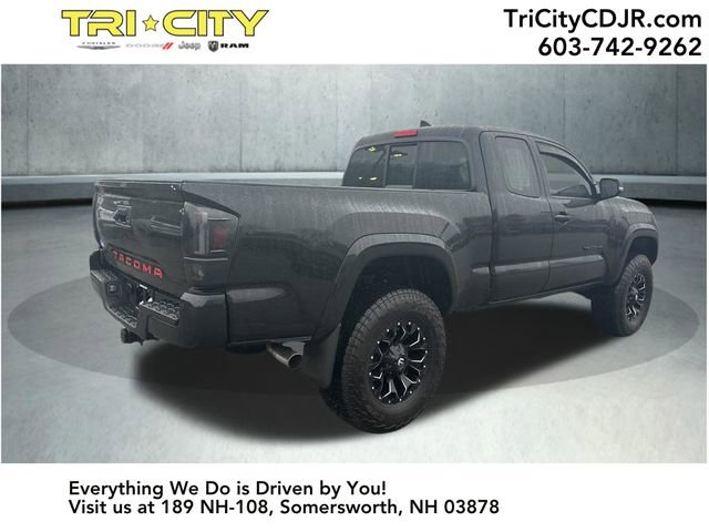 Used 2018 Toyota Tacoma TRD Sport w/ Technology Package image 5