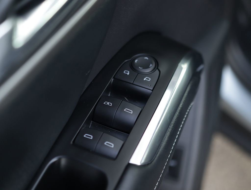 Used 2024 Chevrolet Traverse LT w/ Midnight/Sport Edition image 26