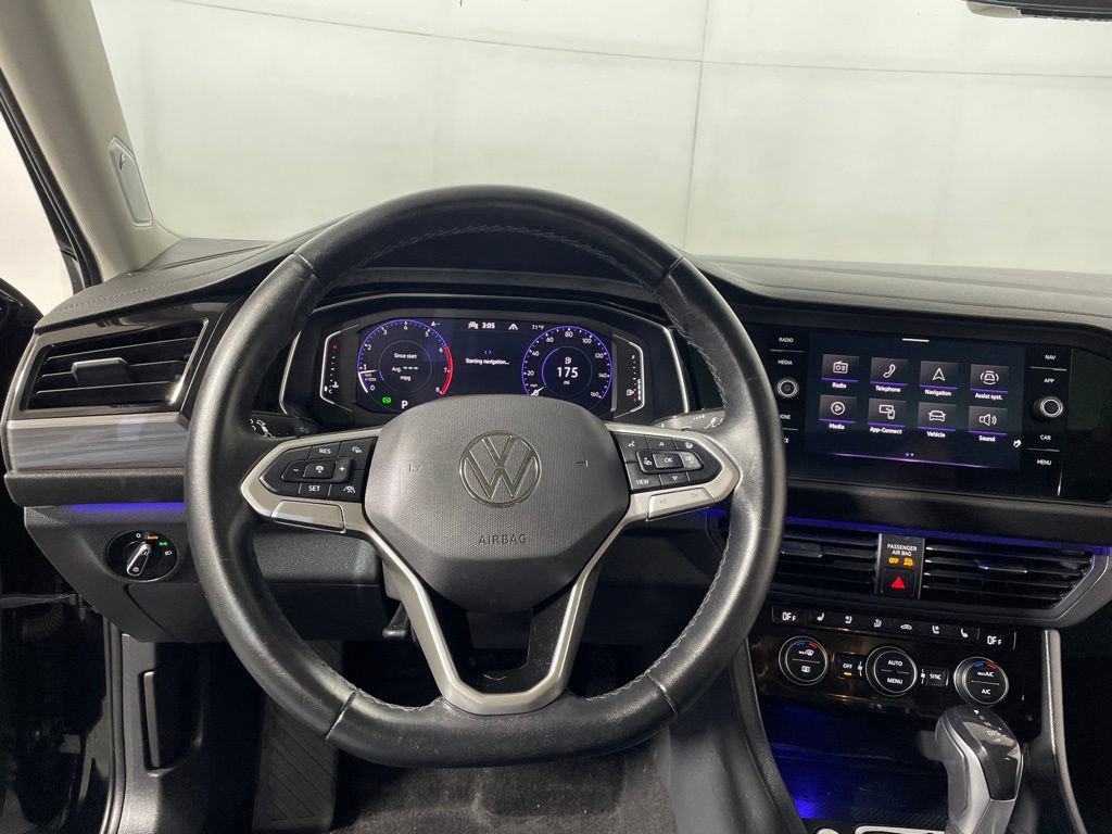 Used 2023 Volkswagen Jetta SEL FWD image 12