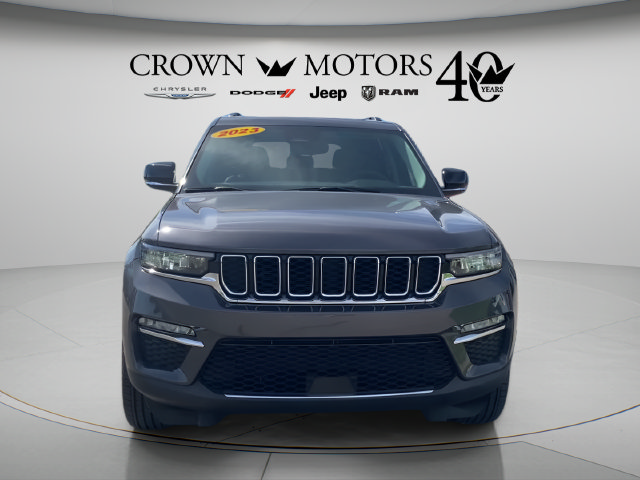 Used 2023 Jeep Grand Cherokee Limited AWD/4WD image 2