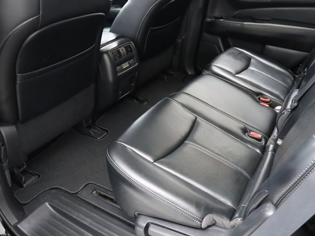 Used 2017 Nissan Pathfinder Platinum w/ Midnight Edition Package image 36