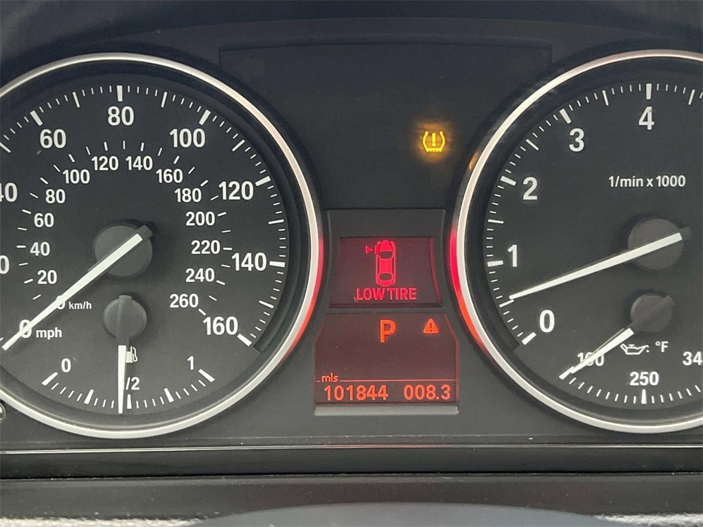 Used 2010 BMW 335i xDrive Sedan image 17