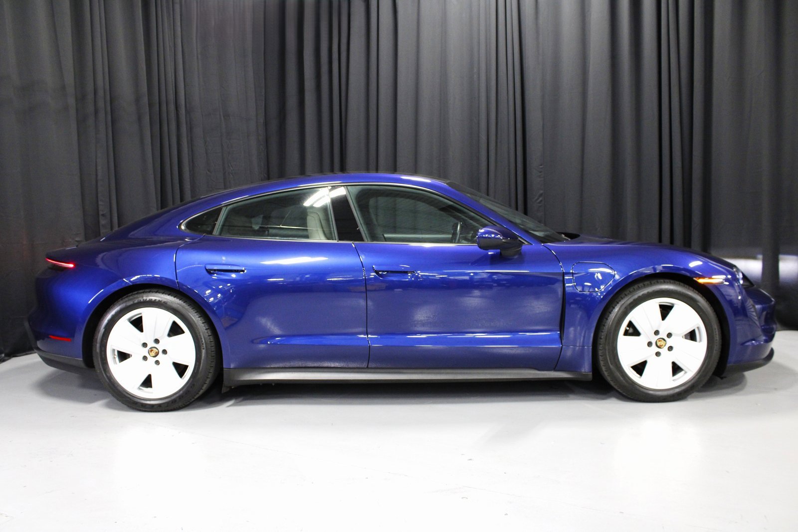 Certified 2021 Porsche Taycan image 8