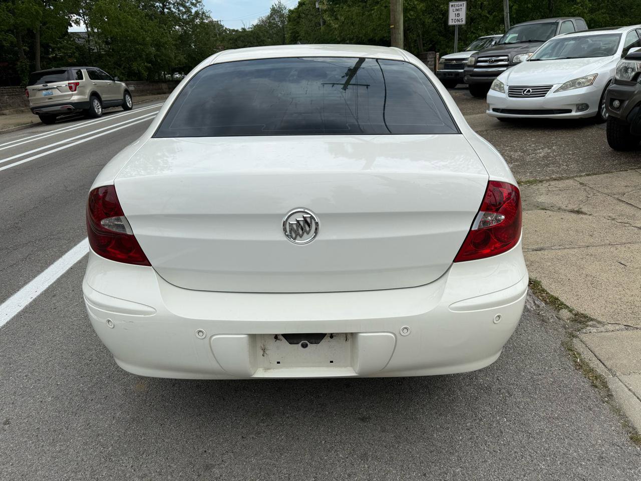 Used 2005 Buick LaCrosse CXL w/ Gold Convenience Package FWD image 4