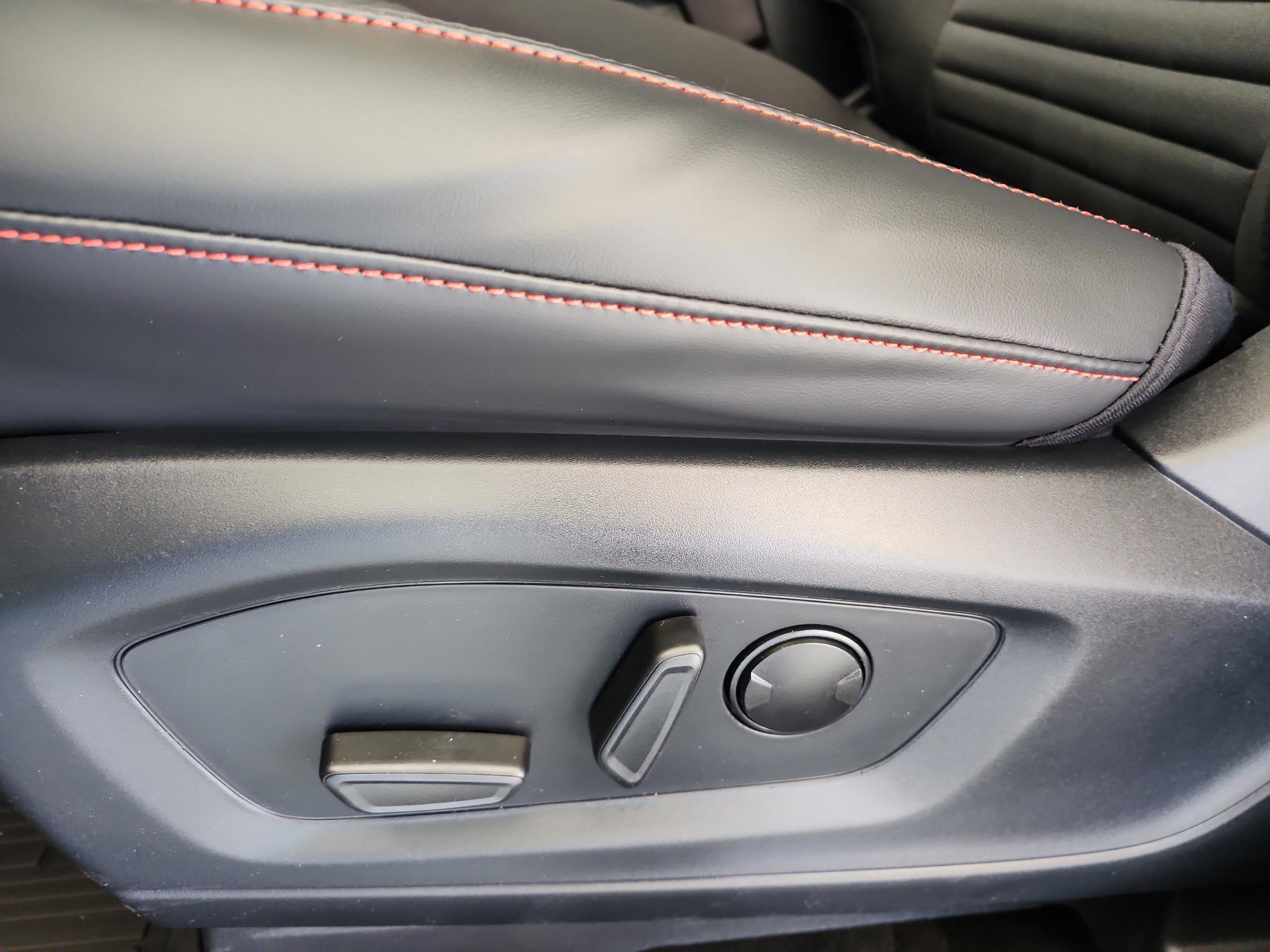 New 2026 Ford Explorer ST-Line w/ ST-Line Street Pack image 14