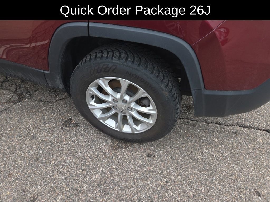 Used 2019 Jeep Cherokee Latitude w/ Cold Weather Group image 6