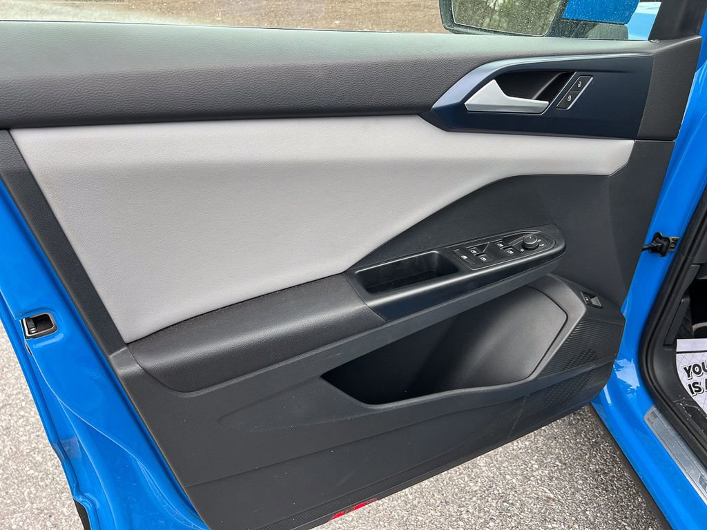 Used 2023 Volkswagen Taos SE image 14