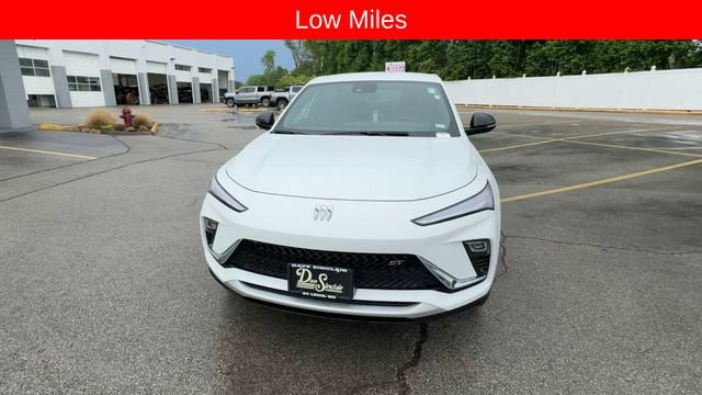 Used 2024 Buick Envista Sport Touring w/ Convenience I Package FWD image 3