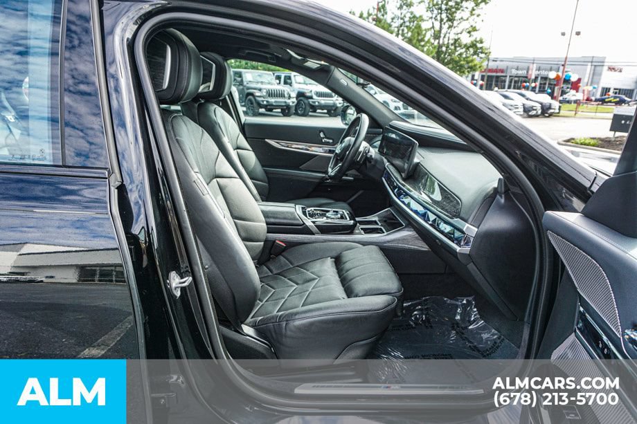 Used 2024 BMW 740i xDrive AWD/4WD image 22