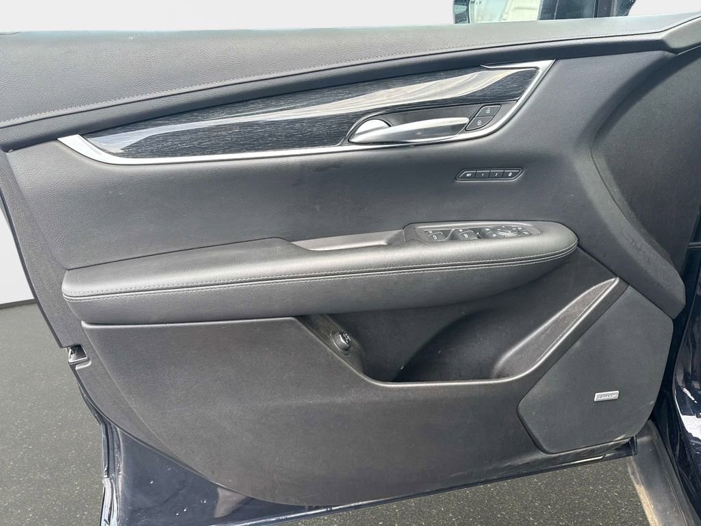 Used 2022 Cadillac XT5 Premium Luxury image 16