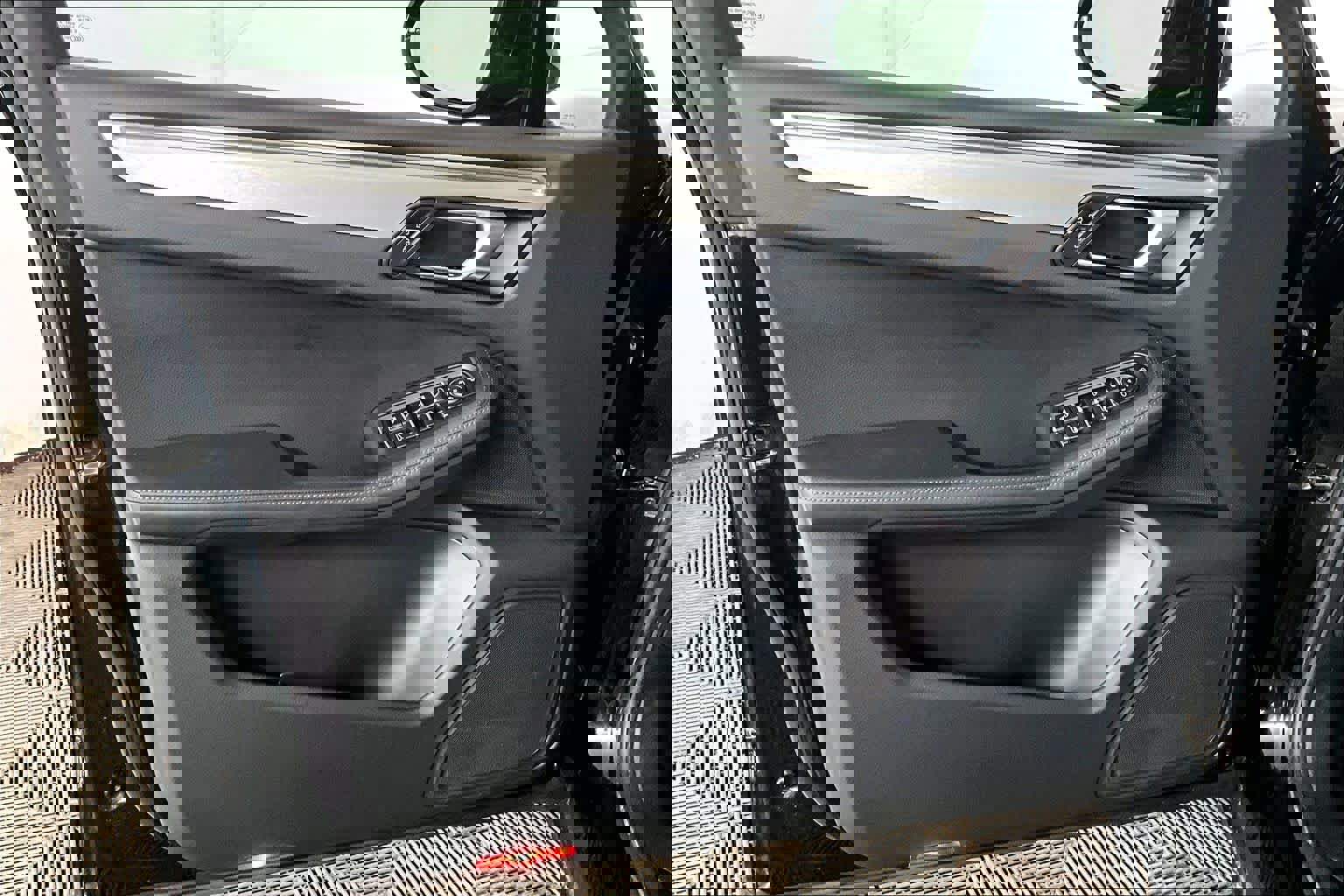 Used 2023 Porsche Macan Turbo image 20