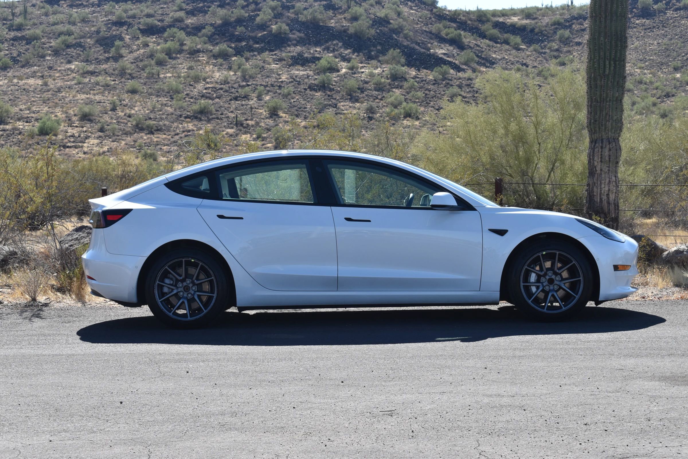 Used 2021 Tesla Model 3 Standard Range Plus image 9