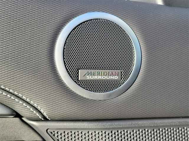 New 2025 Land Rover Discovery Dynamic SE AWD/4WD image 17