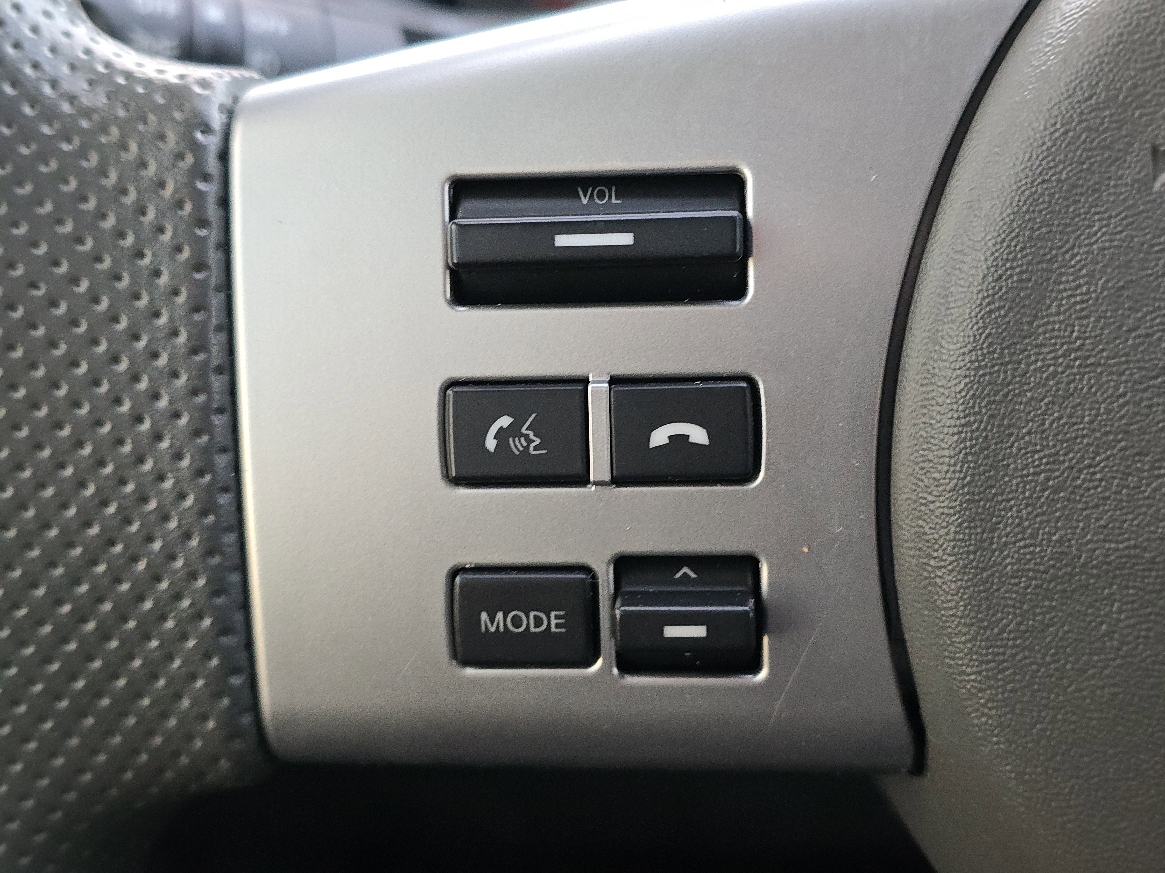 Used 2015 Nissan Frontier Desert Runner image 14