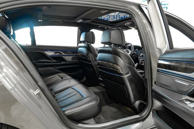 Used 2020 BMW 750i xDrive w/ Executive Package AWD/4WD image 51